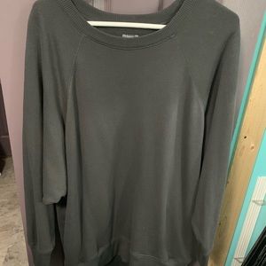 Sweatshirt with pockets